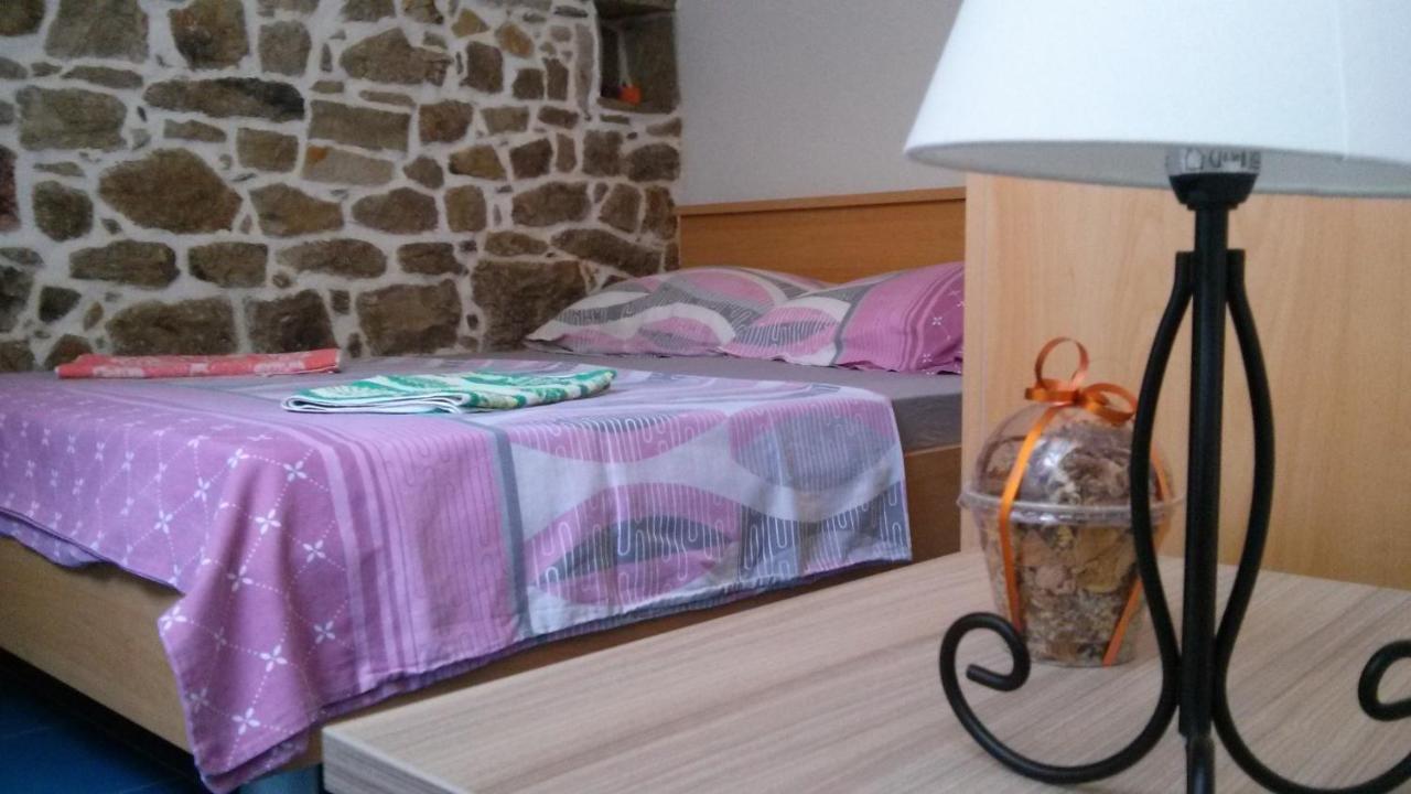 Holiday House Popovic Sućuraj Esterno foto