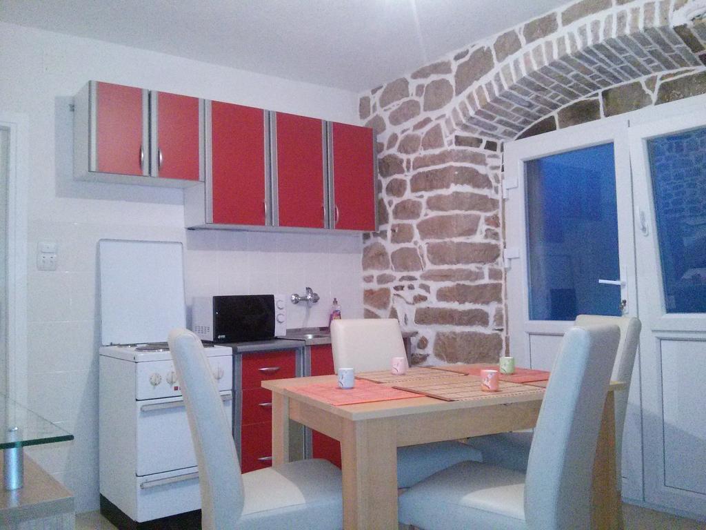 Holiday House Popovic Sućuraj Esterno foto