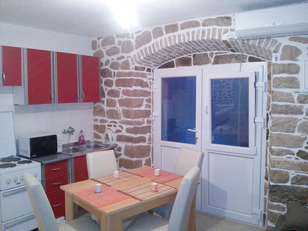 Holiday House Popovic Sućuraj Esterno foto